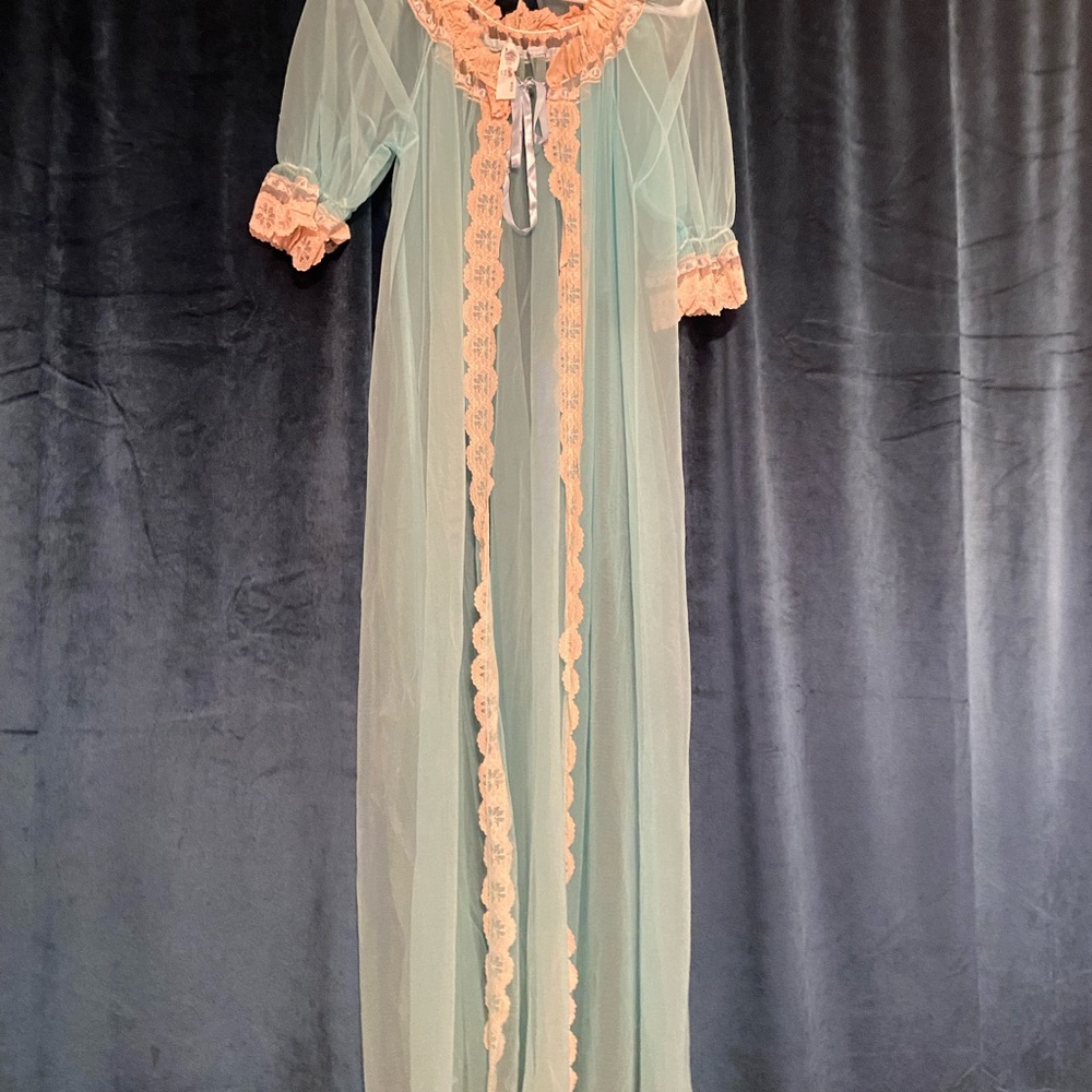 #167 Elegant Sheer Lace Trim Nightgown robe  - Mint and Peach Vintage 60’s